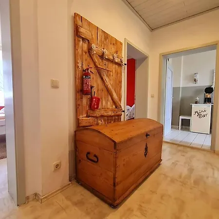 Jennys Ferienwohnung 1 Apartament Naumburg (Saale)