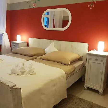 Jennys Ferienwohnung 1 * Naumburg (Saale)